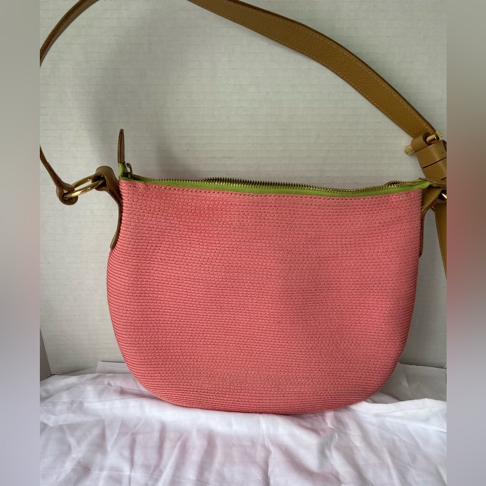 Eric Javits NY Pink Woven Raffia Straw Shoulder Bag, Leather Strap & Neon Lining - Picture 5 of 11